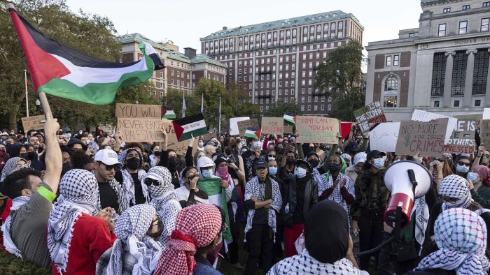 جامعة كولومبيا الأمريكية تعاقب طلبة شاركوا في احتجاجات داعمة لفلسطين