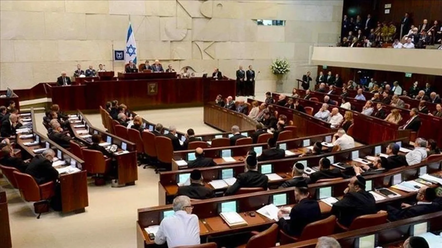 الأحزاب الحريدية تهدد مجددا بالانسحاب من حكومة نتنياهو لعدم إقرار قانون التجنيد الأحزاب الحريدية تهدد مجددا بالانسحاب من حكومة نتنياهو لعدم إقرار قانون التجنيد