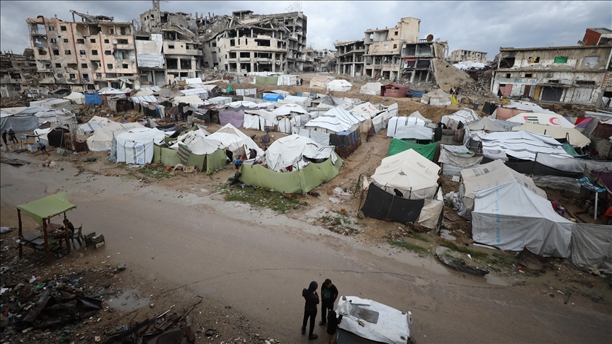 وفاة 7 فلسطينيين في غزة جراء انهيارات بسبب المنخفض الجوي (مواقع)