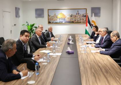 ملادينوف يلتقي نائب رئيس السلطة الفلسطينية لبحث المستجدات السياسية - وكالة قدس برس للأنباء